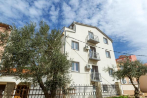 Apartments with a parking space Novalja, Pag - 17140